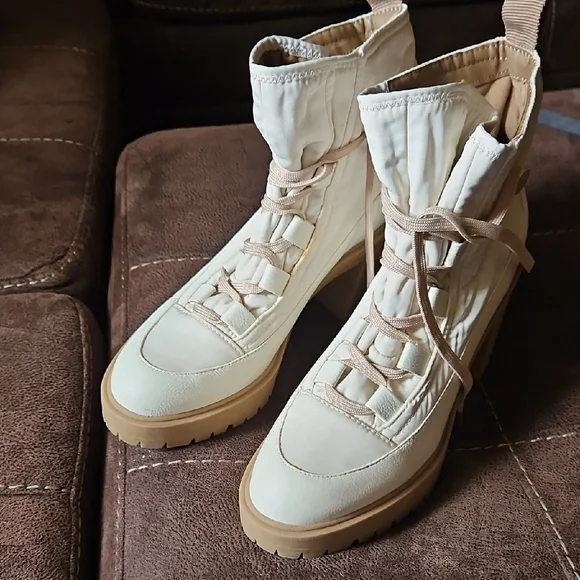 Dolce Vita Celida Women’s Chunky Lug Heel Ankle Combat Boots - Cream/Tan 10 - Picture 15 of 15